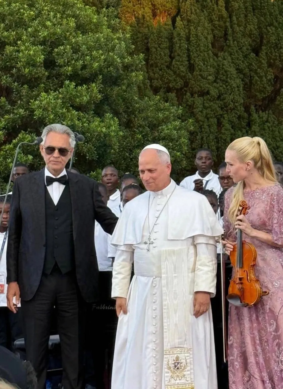 Andrea Bocelli, Pope Leo XIV and a violinist on stage at Castel Gandolfo